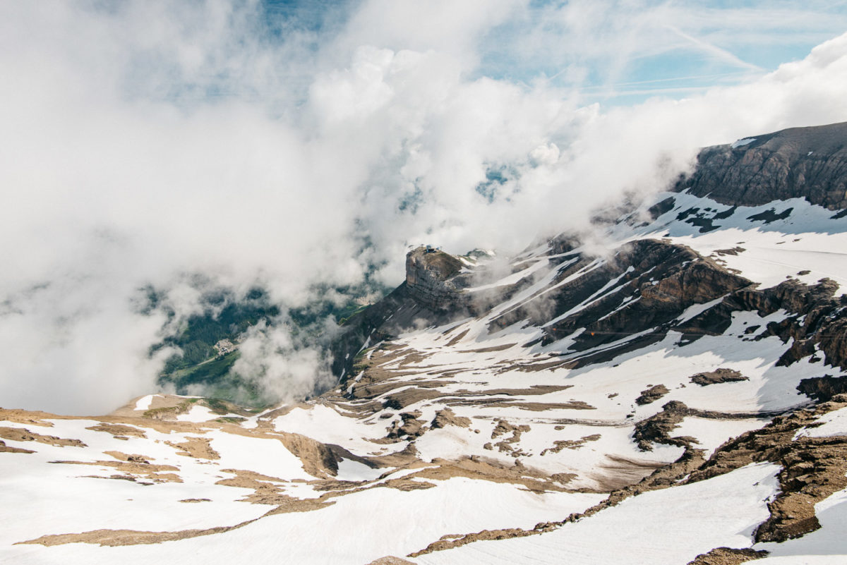 Les cabines de Glacier 3000 en été. Plus que quelques minutes avant l'aventure !